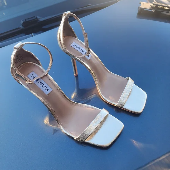 Shaye Ankle Strap Sandal STEVE MADDEN - Picture 2 of 9